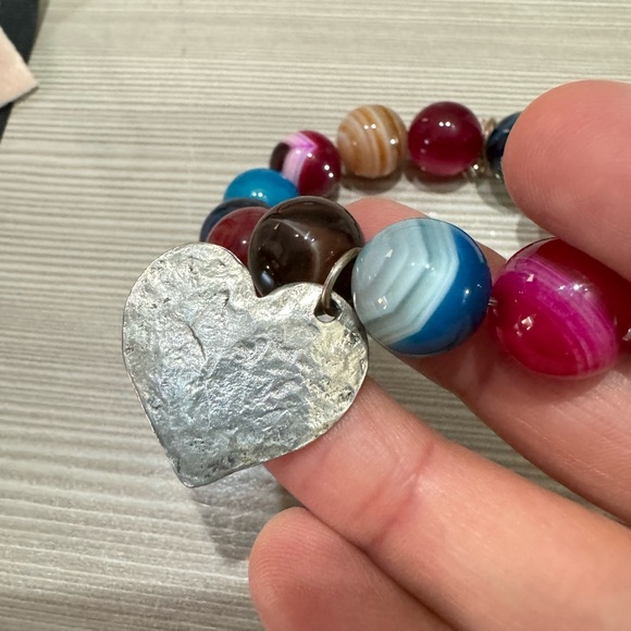 Luly Lu Stretchy Colorful Bracelet With Heart Charm - Picture 4 of 5